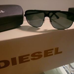 DIESEL MEN'S AVIATOR SUNGLASSES  NWOT
